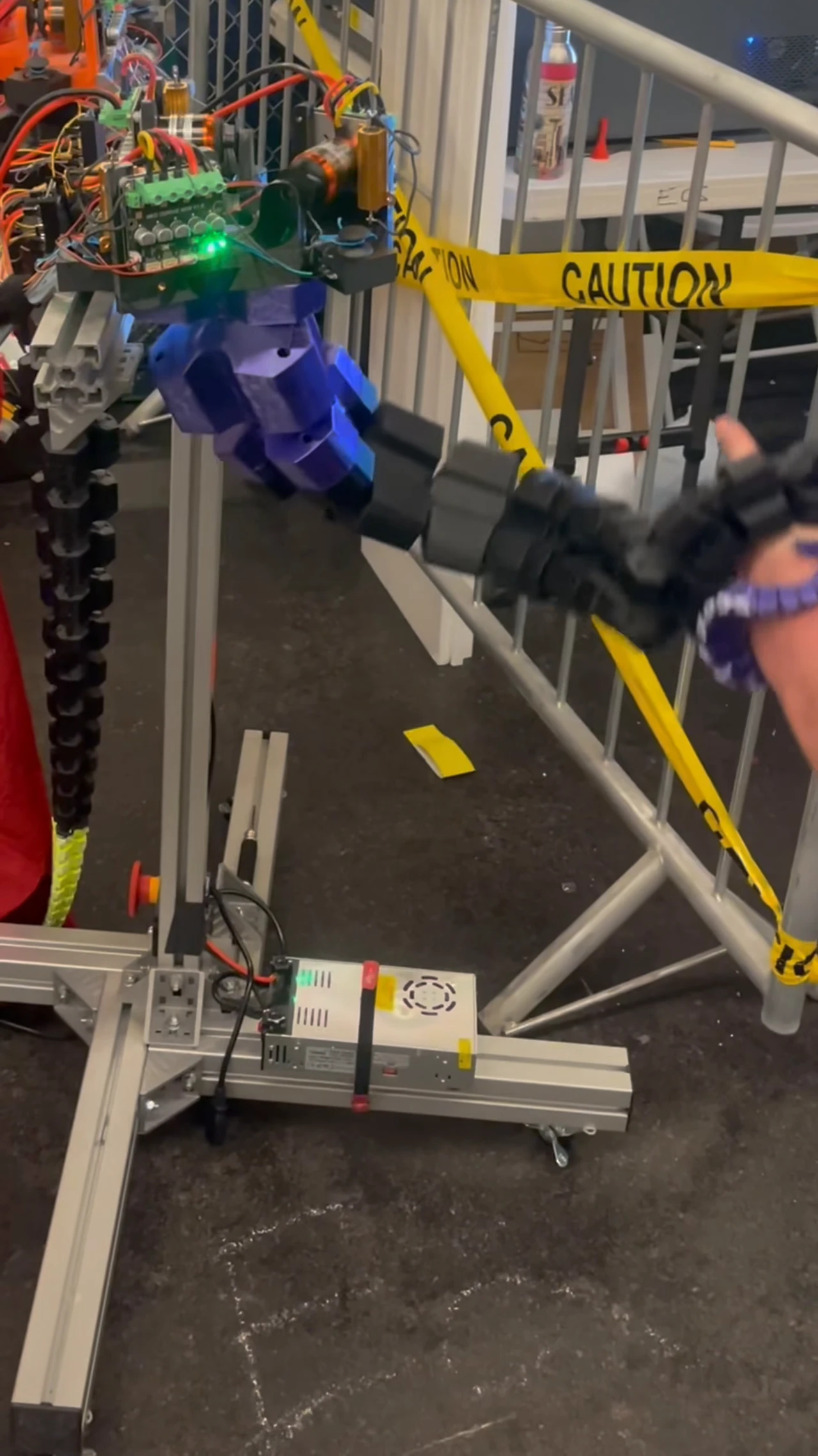 Wonders of robotics. Tentacle-shaped gripping mechanism