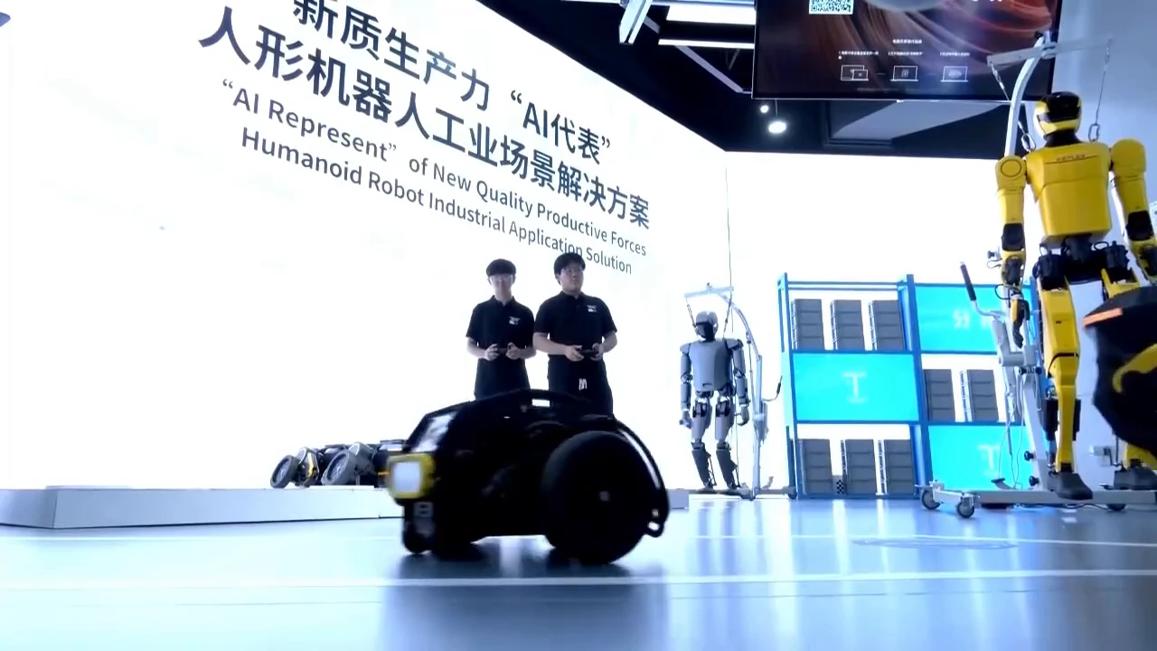 World's first robot store has opened in Beijing