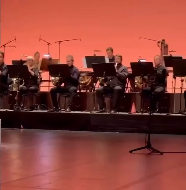 MAiRA robot conductor leads the Dresden Symphony Orchestra in concert!