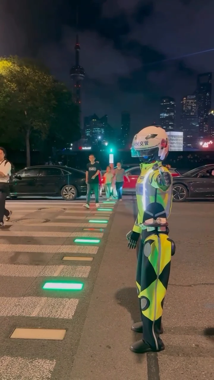 China’s Robot Traffic Police Are the Next Step in Smart City Tech