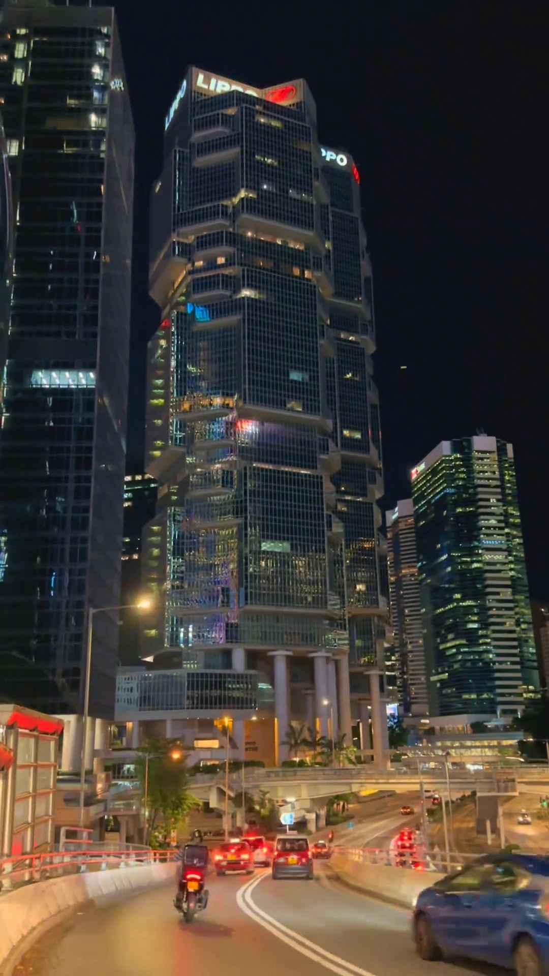 Your daily dose of urbanism. Amazing video of the night in Hong Kong