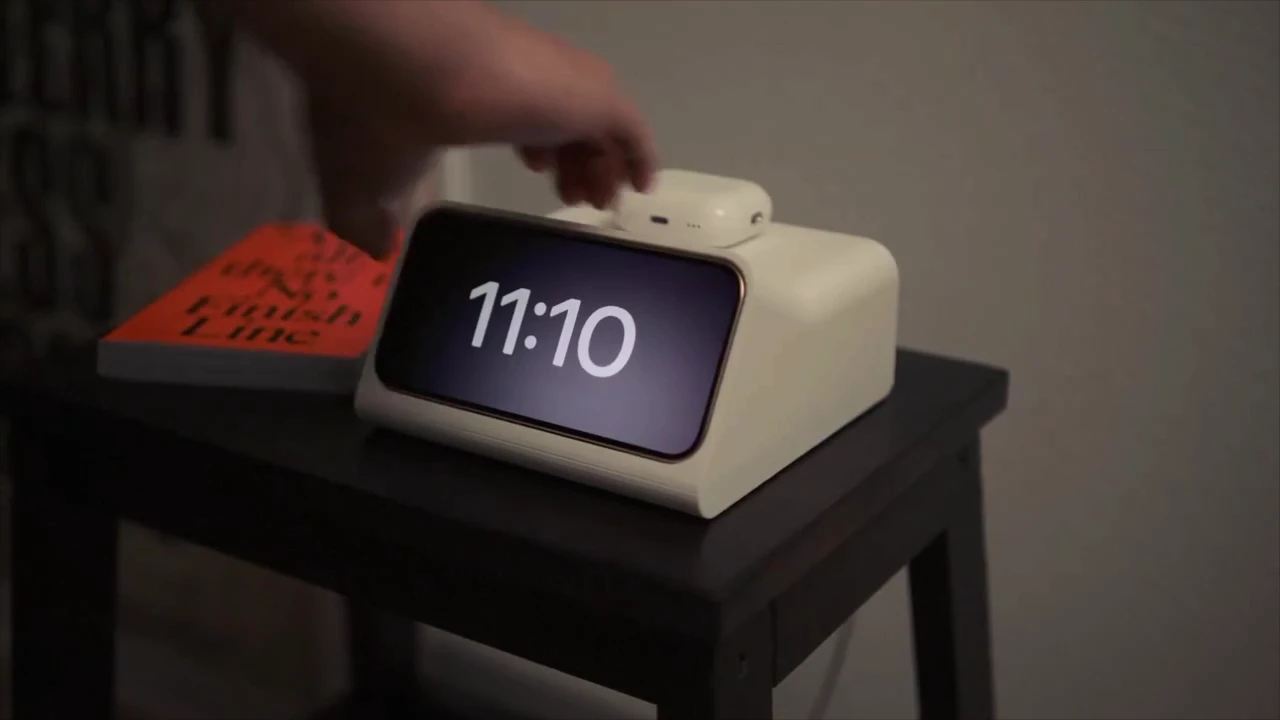 Blogger Scott Yu-Yang and DJ Overwerk Develop iPhone StandBy Dock Prototype