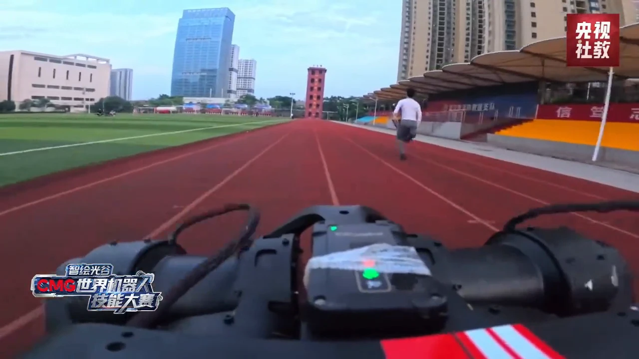 Chinese robot dog ran the hundred-meter race in 13.7 seconds and set a new world record