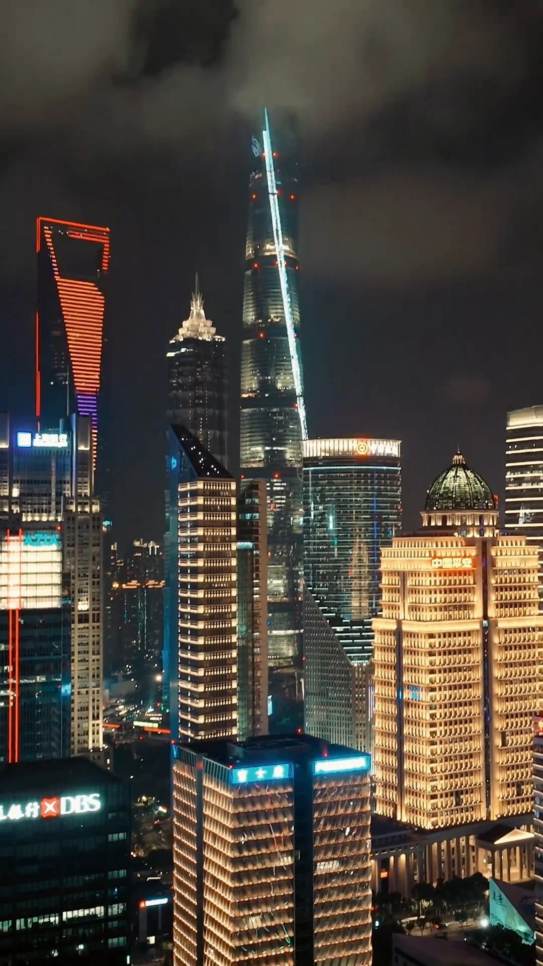 Shanghai at night. Your daily dose of Urbanism