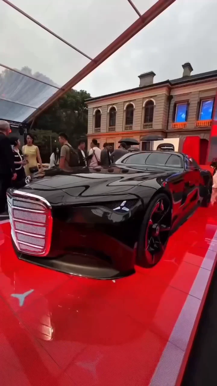 Mercedes unveiled Vision Iconic: a concept where the future meets retro