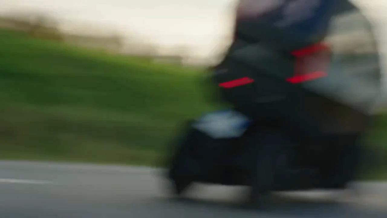 Aemotion: bike-auto hybrid that tilts in corners with its entire body