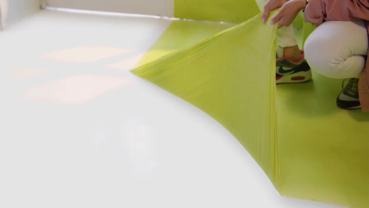 Temporary paint from the start-up Glasst, which can be removed if you get tired