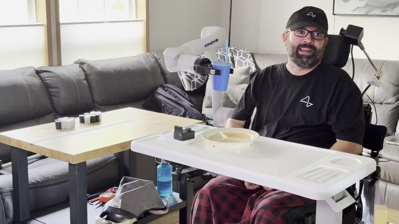 Neuralink patient controls a robotic arm with his mind
