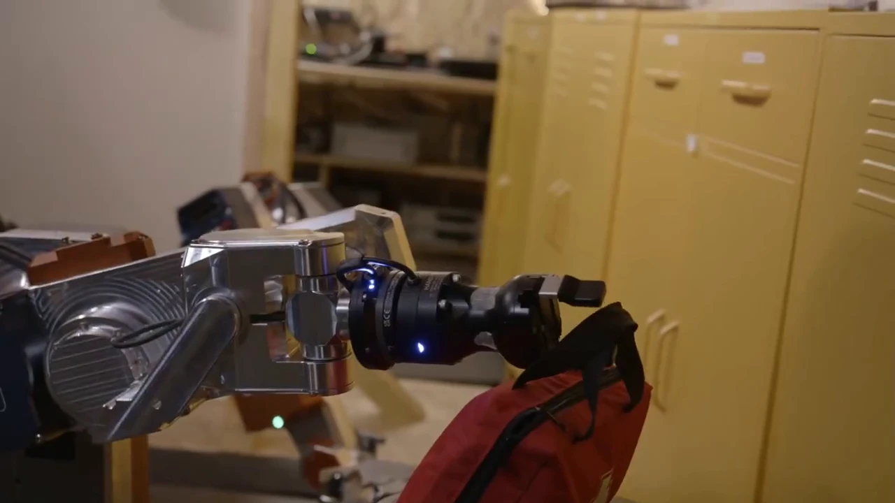 French have created a transformer robot