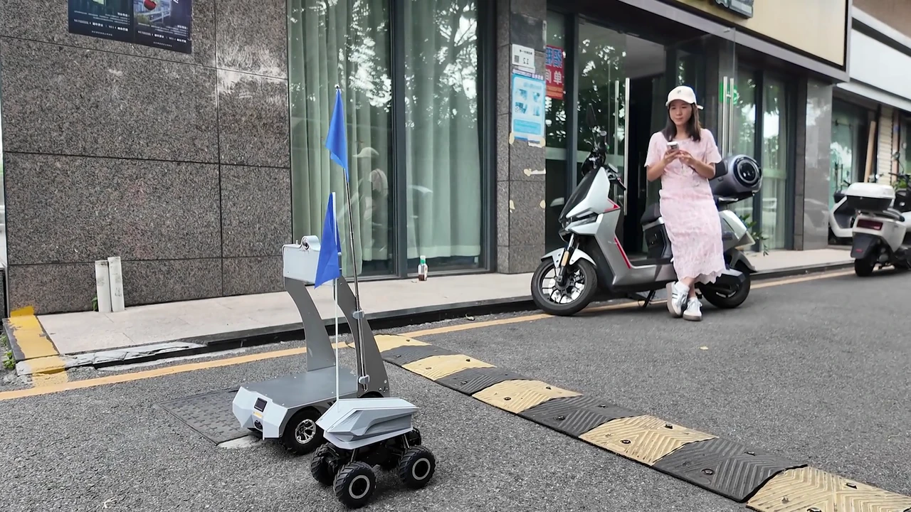 FrodoBots has unveiled its EarthRover line of autonomous mobile robots