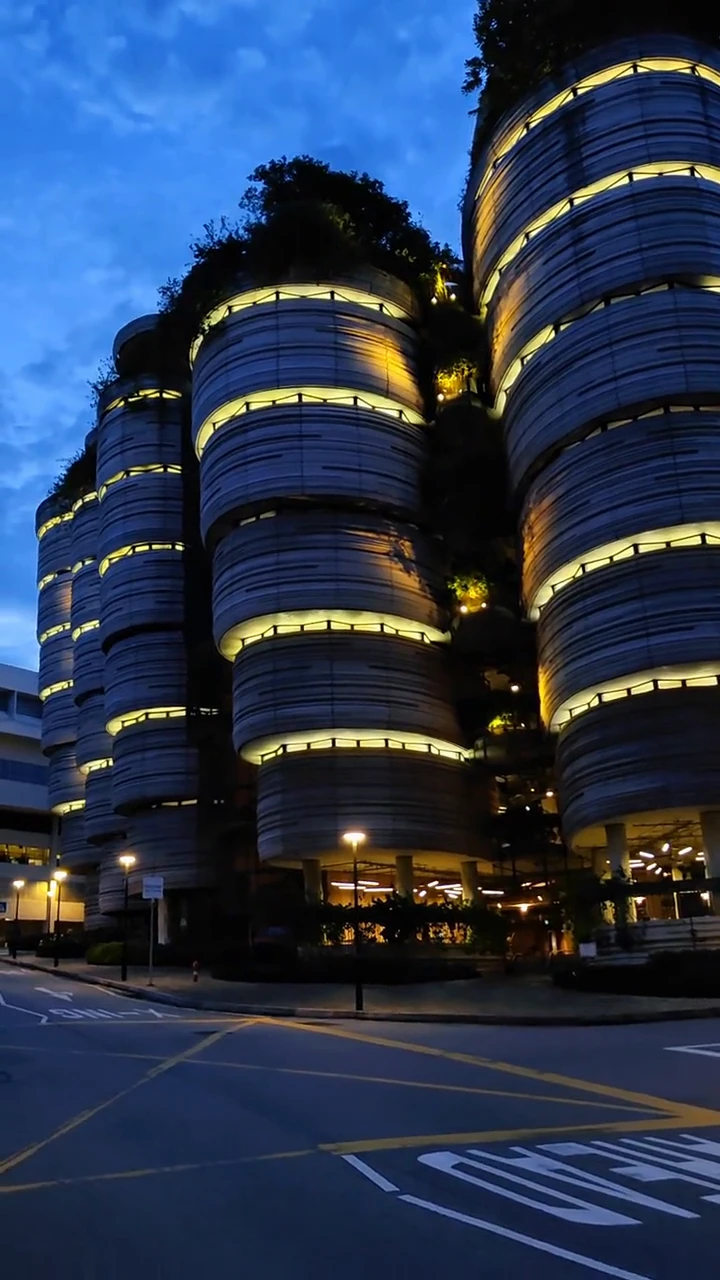 Your daily dose of urbanism. Amazing video of the National Technical University in Singapore