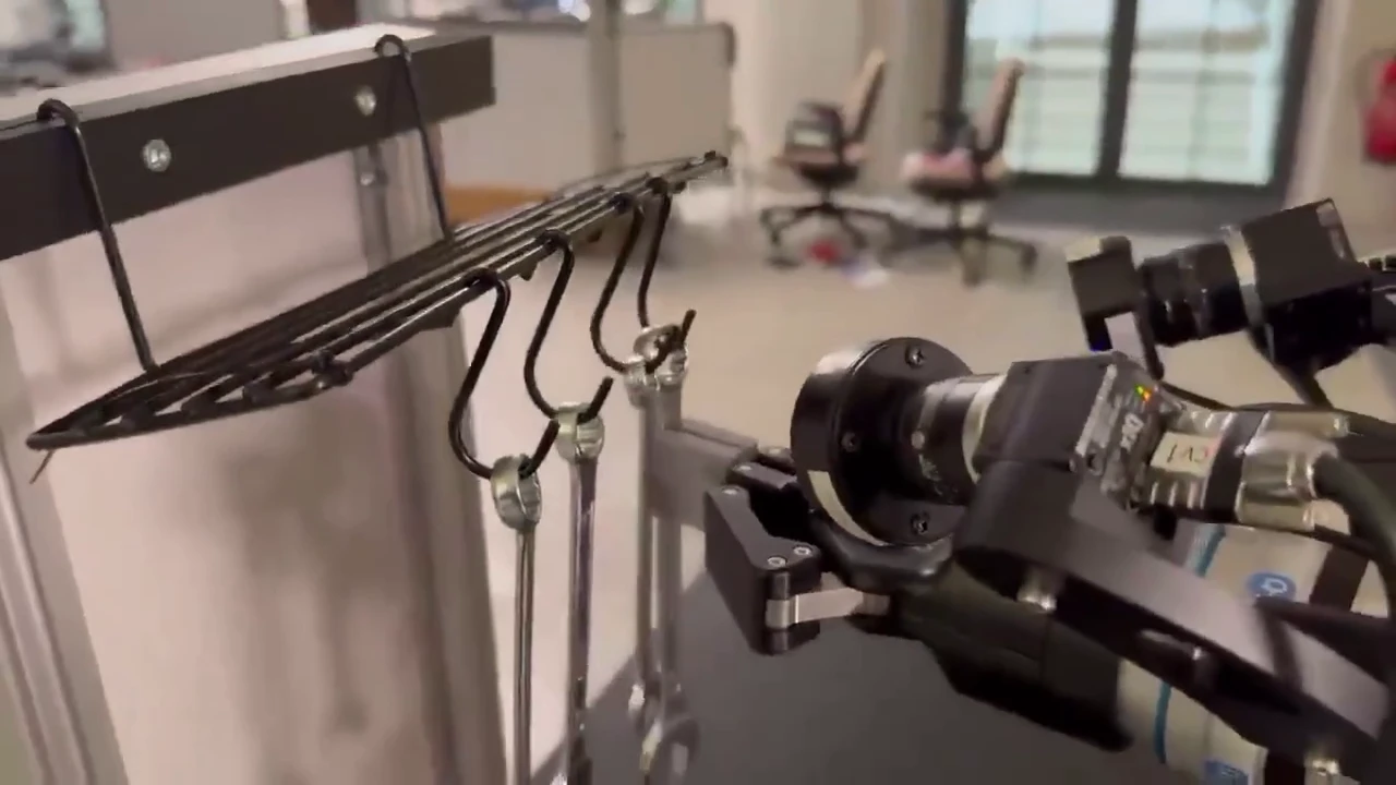 Check out Micropsi Industries’ super-smart robot, guided by MIRAI!
