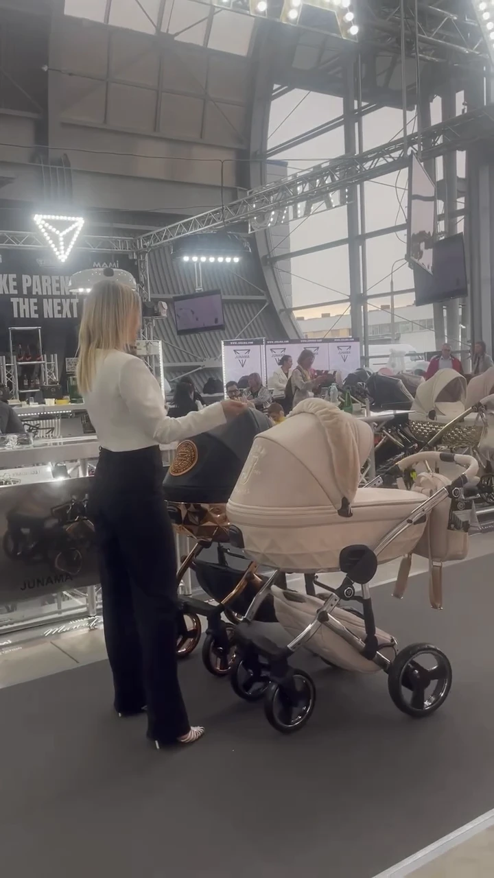 Junama’s AI Stroller Moves on Command – Like Magic