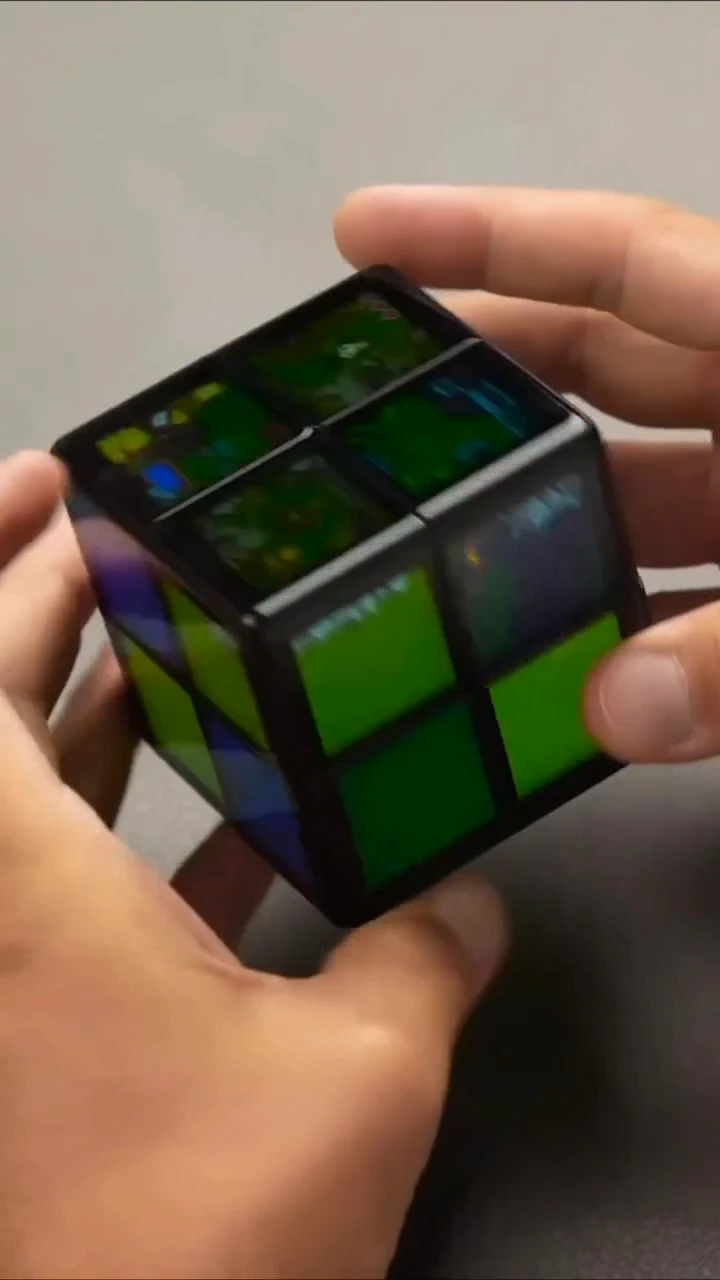 WOWCube turns the Rubik’s Cube into a digital game console