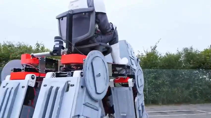 Star Wars fan made a replica of an AT-AT walker