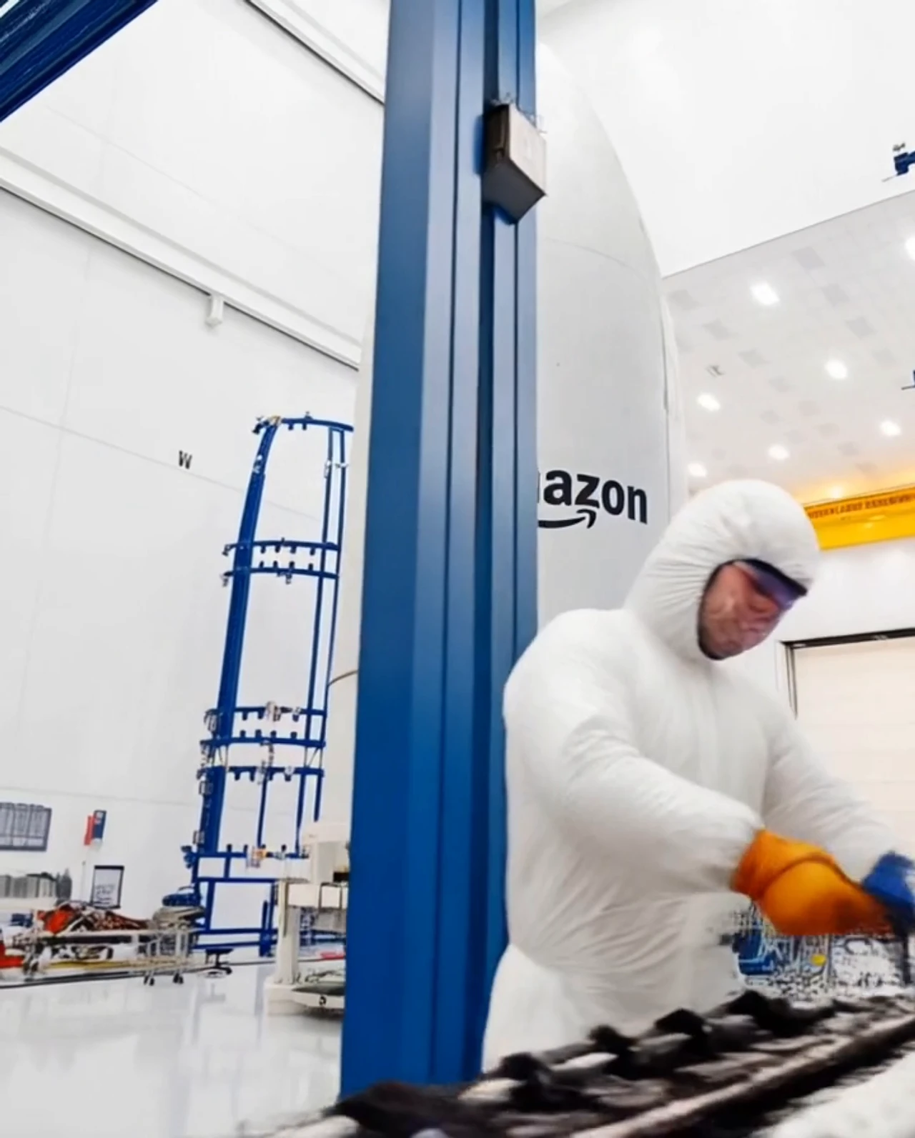 Amazon announced the launch of the first batch of 27 Project Kuiper space internet satellites