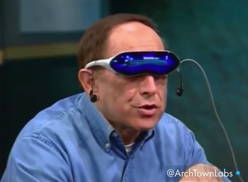 An interesting thing from the ’90s is Sony’s futuristic Glasstron cinema glasses, practically an ancestor of the Apple Vision Pro