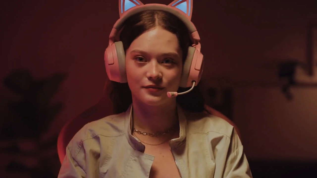 Razer’s Project Ava Lets You Live With an AI Hologram