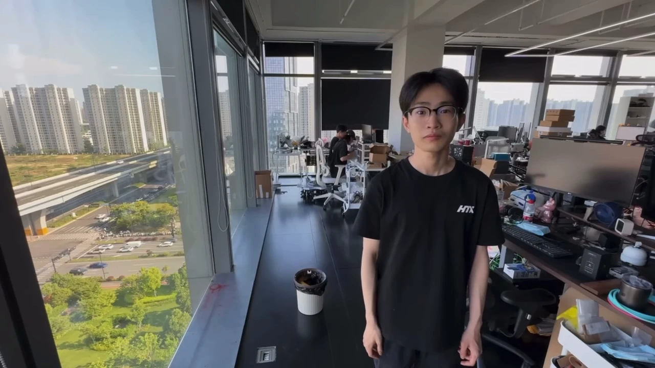 Smart Office Hack: These Bins Hunt Down Your Garbage