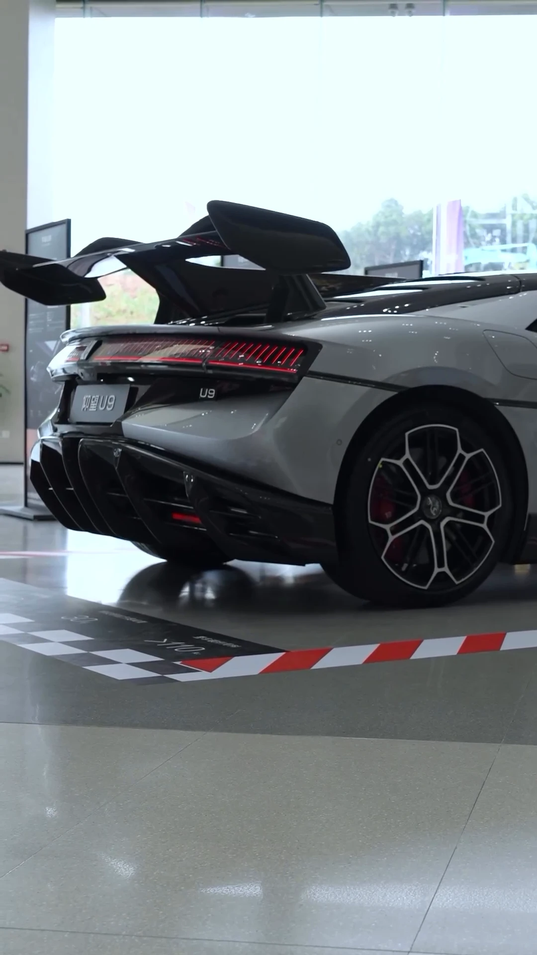 3019 horsepower on wheels: the insane Yangwang U9 Track Edition