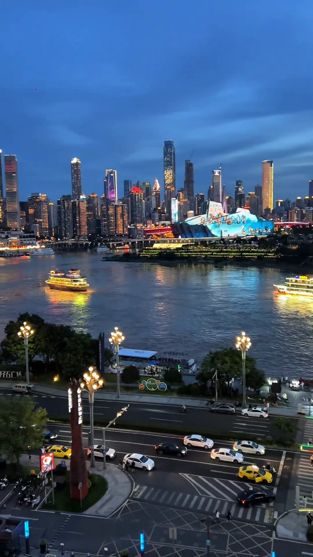 Your daily dose of urbanism. Chongqing, an important scientific and educational center of China